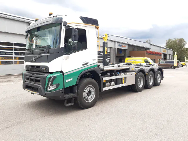 Système lève-conteneur HYVA 8x4 tridem