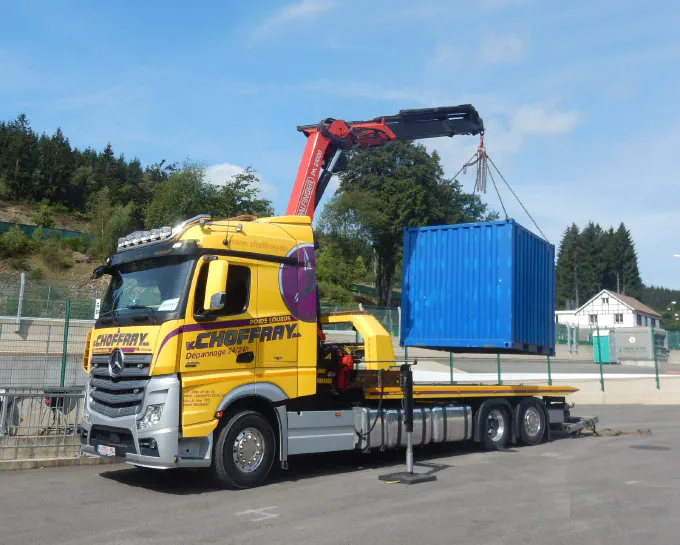 Mercedes Actros : levage d'un conteneur au circuit de Spa