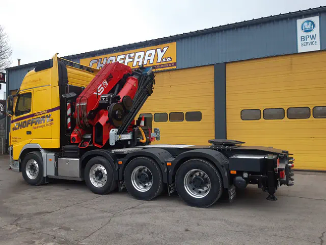 Grue 80T sur tracteur 8x4