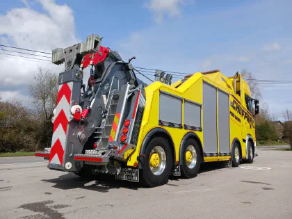 Dépanneuse lourde SCANIA S650 8X4