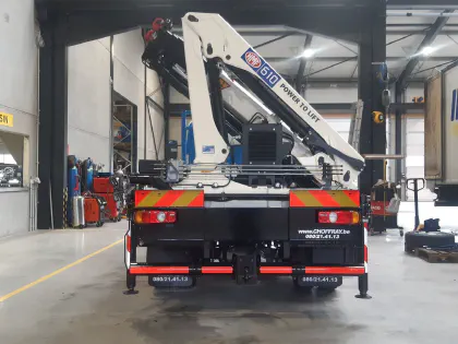 Grue HMF avec plateau