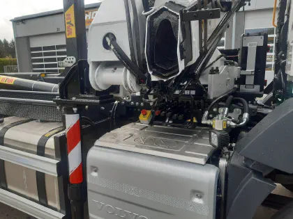 Système lève-conteneur HYVA 6X4 avec grue