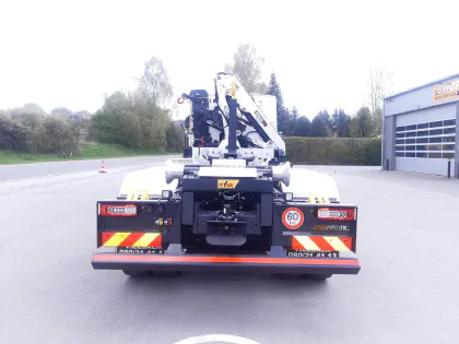 Système lève-conteneur HYVA 6X4 avec grue