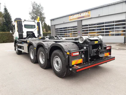 Système lève-conteneur HYVA 8X4 tridem