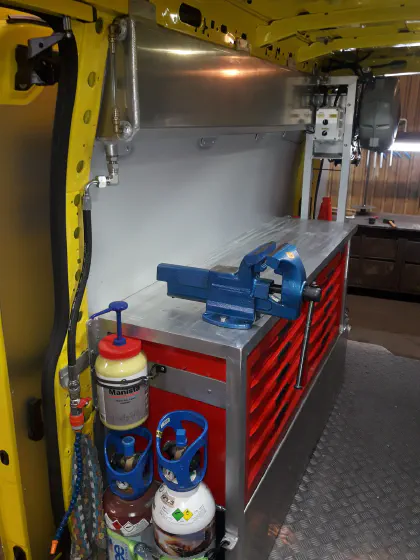 Camionnette d'intervention balisage / atelier