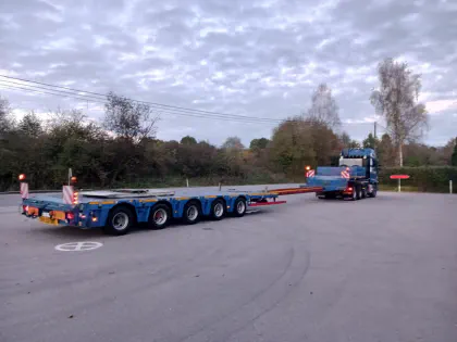 Ensemble VOLVO FH16 8X4 + semi NOOTEBOOM 5 essieux
