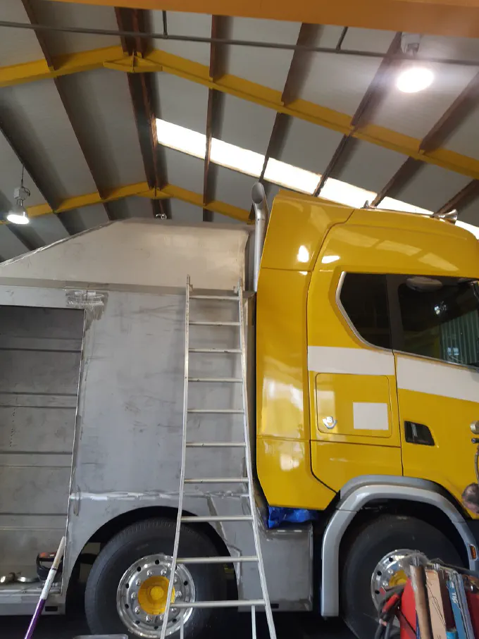 Construction de la dépanneuse Scania S650