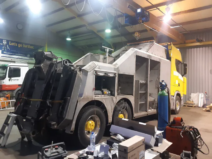Construction de la dépanneuse Scania S650